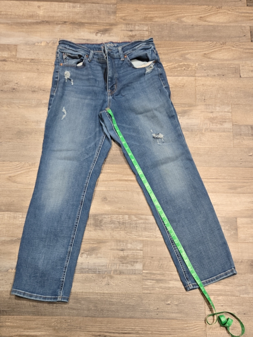 Classic Straight-Leg Women's Jeans in Faded Blue